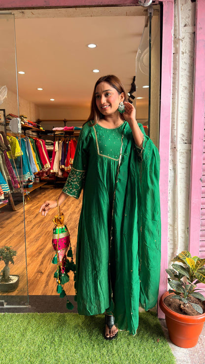 Emerald Green Embroidered Kurta Set with Dupatta